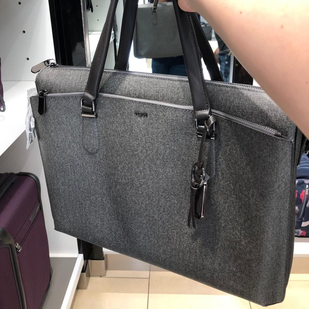 Tumi Nia Computer Brief